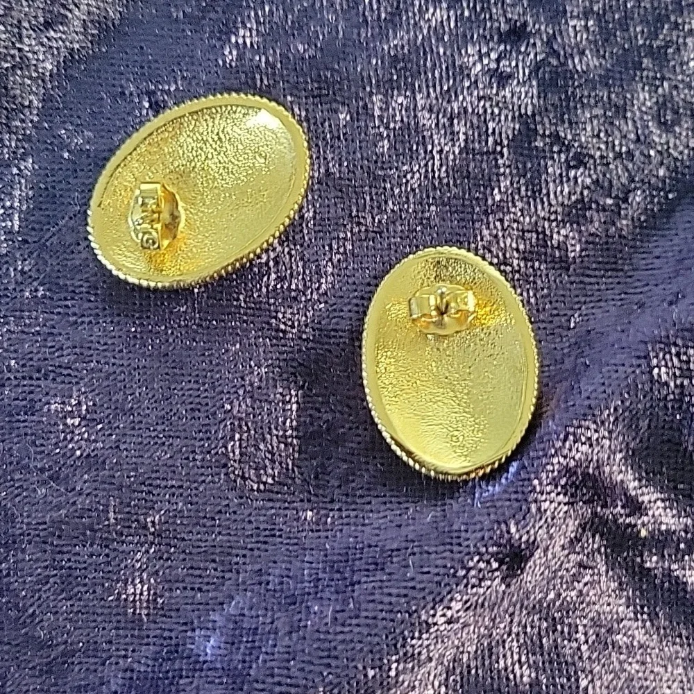 Avon Holiday Hues Pierced Earrings With Surgical Posts ~Original Box